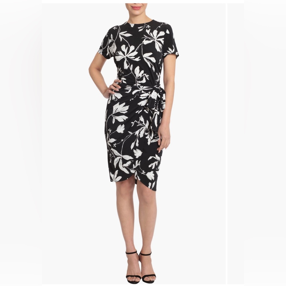 Maggy London - Floral short sleeve ruched faux wrap dress